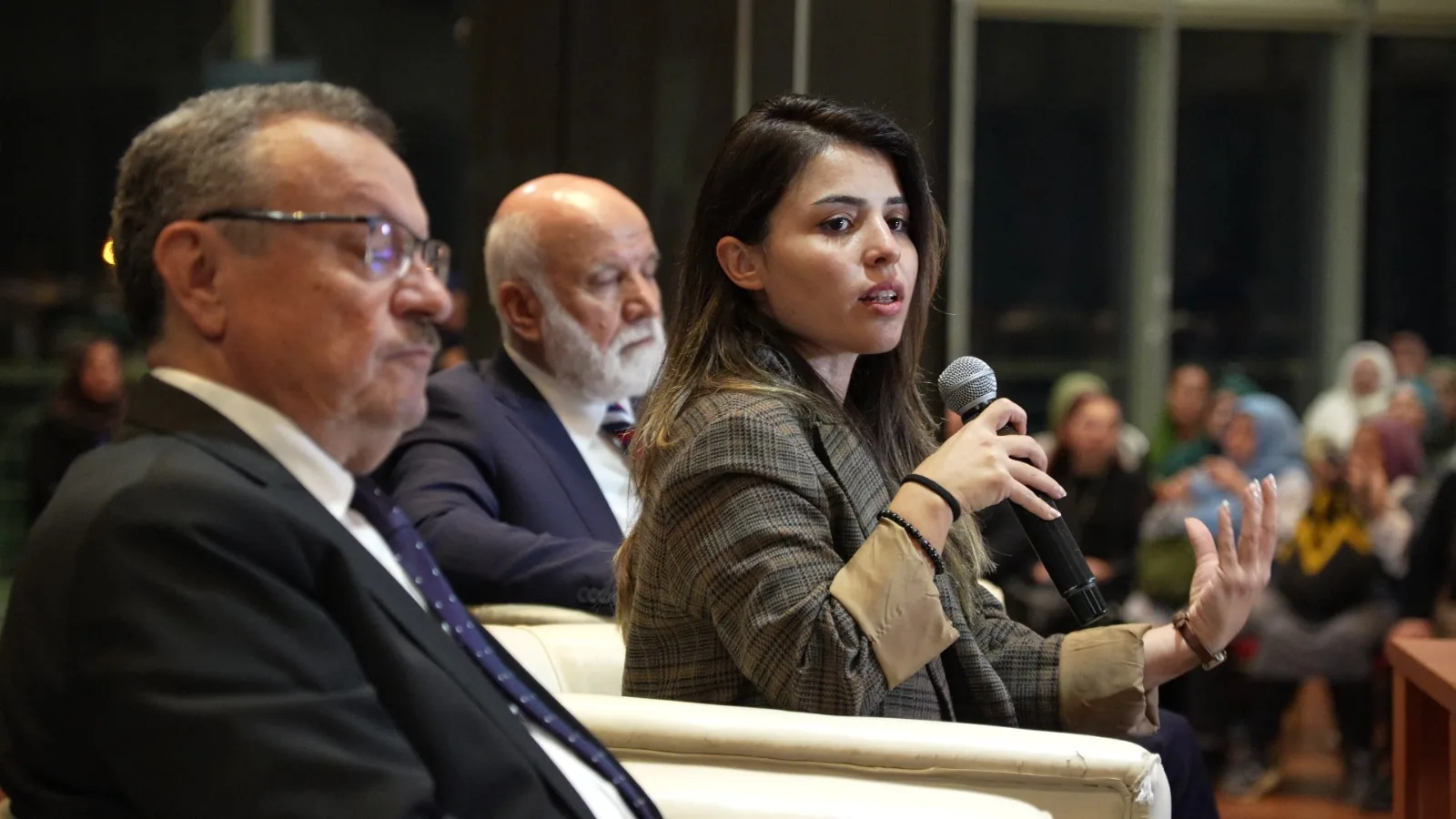 Teknoloji ve Kumar Bağımlılığından Kurtularak Mutlu Birey, Mutlu Aile, Mutlu Toplum Oluşturmak galeri 7
