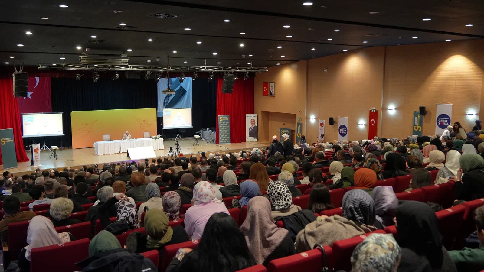 Kur’an-ı Kerim Ayetleri Işığında Ahiret ve Dünya Mutluluğunu Yaşamak galeri 5